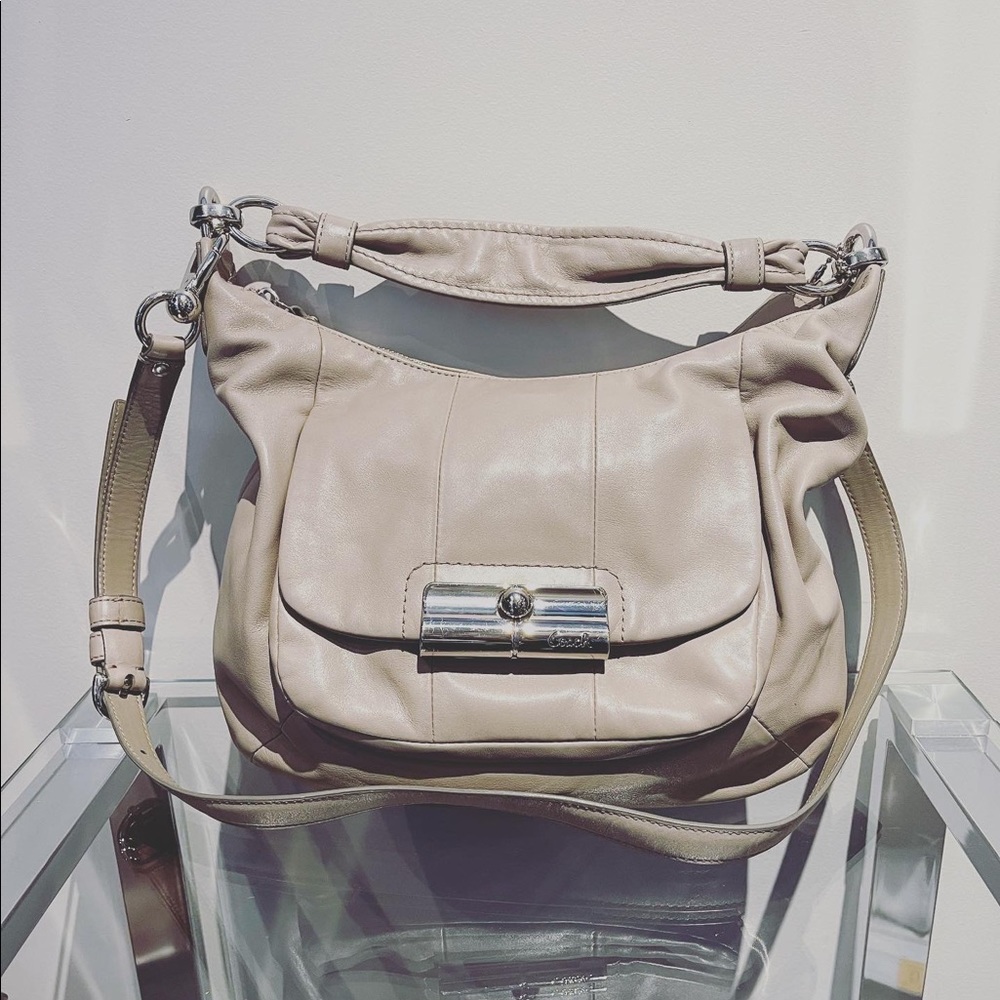 ⭐️👜COACH 👜⭐️ Authentic Leather hobo bag